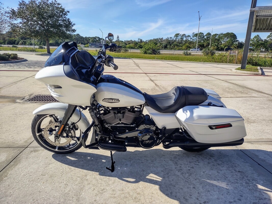 Road Glide - Photo 8