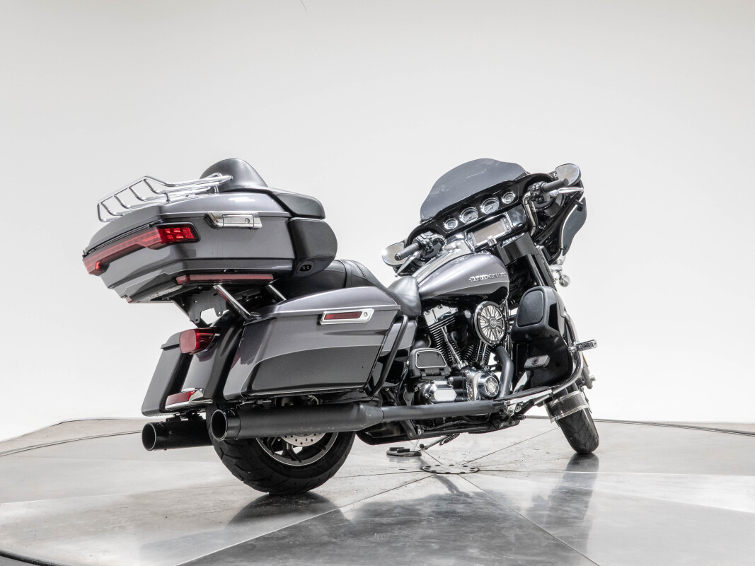 2014 HARLEY-DAVIDSON FLHTK ULTRA LIMITED in Charcoal Pearl/ Black with 18915 miles - Photo 4