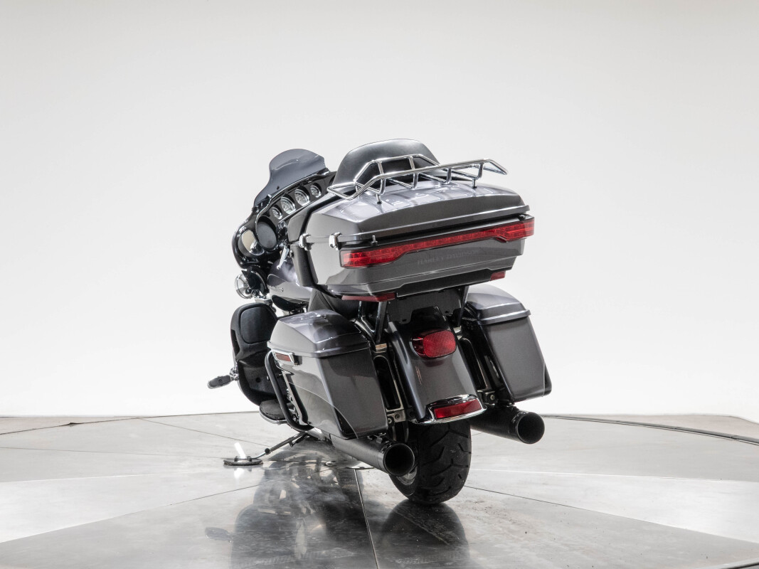 2014 HARLEY-DAVIDSON FLHTK ULTRA LIMITED in Charcoal Pearl/ Black with 18915 miles - Photo 7