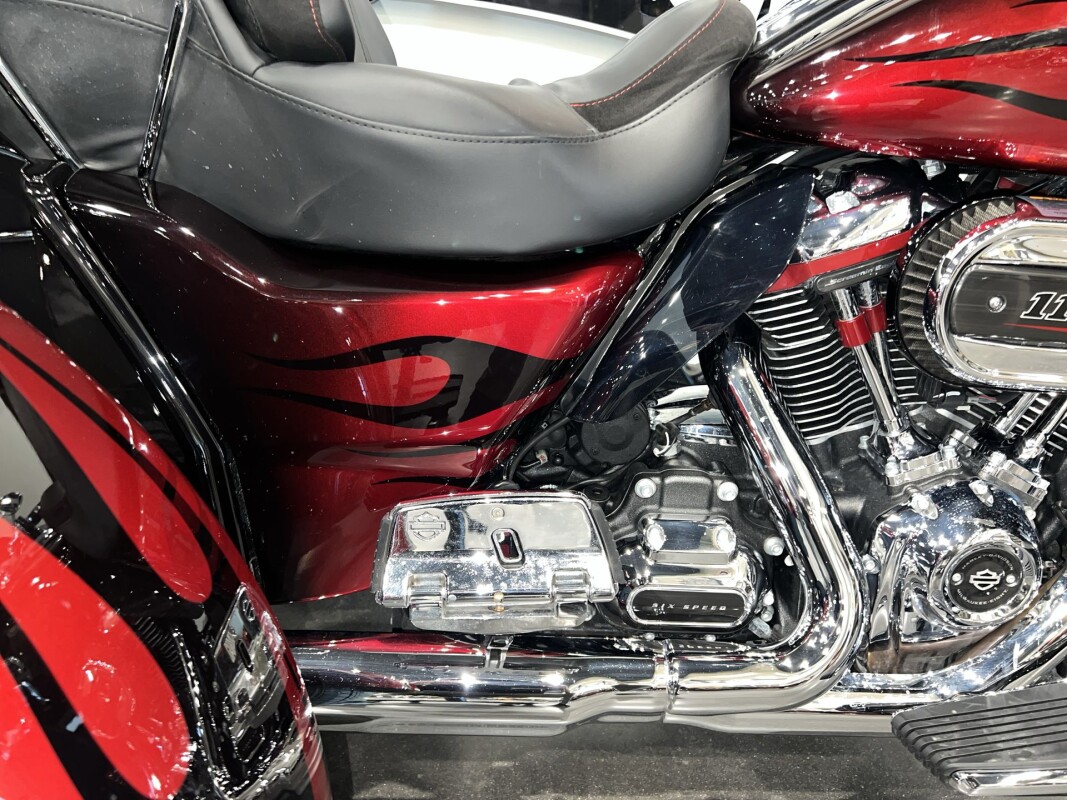 2022 Harley-Davidson CVO Tri Glide FLHTCUTGSE - Photo 7