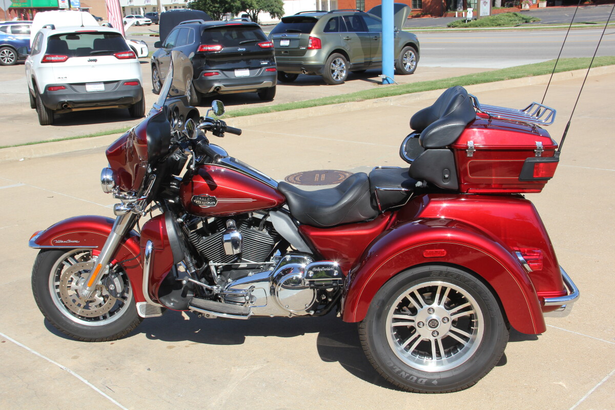 2009 Harley-Davidson Tri Glide Ultra Candy Red Sunglo - Photo 3