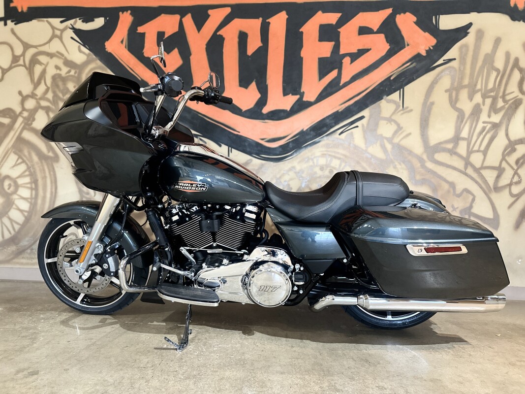 FLTRX 2025 Road Glide - Photo 9