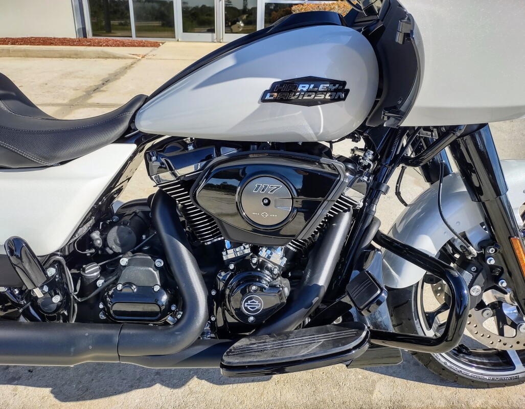Road Glide - Photo 3
