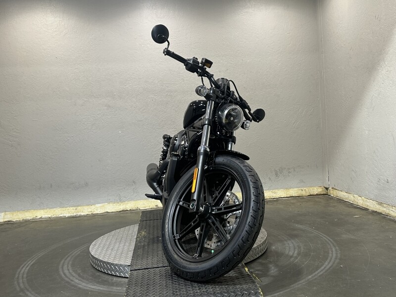 Harley-Davidson Nightster 2025 RH975 84652235 VIVID BLACK - Photo 3