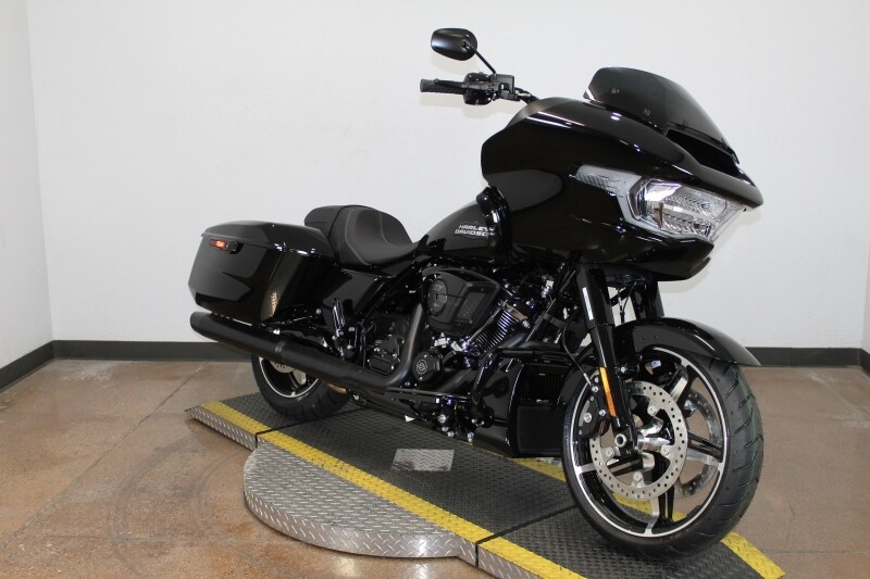 Harley-Davidson Road Glide 2025 FLTRX 84652223 VIVID BLACK - Photo 2