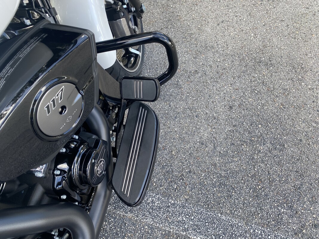 2025 Harley-Davidson Road Glide - Photo 10