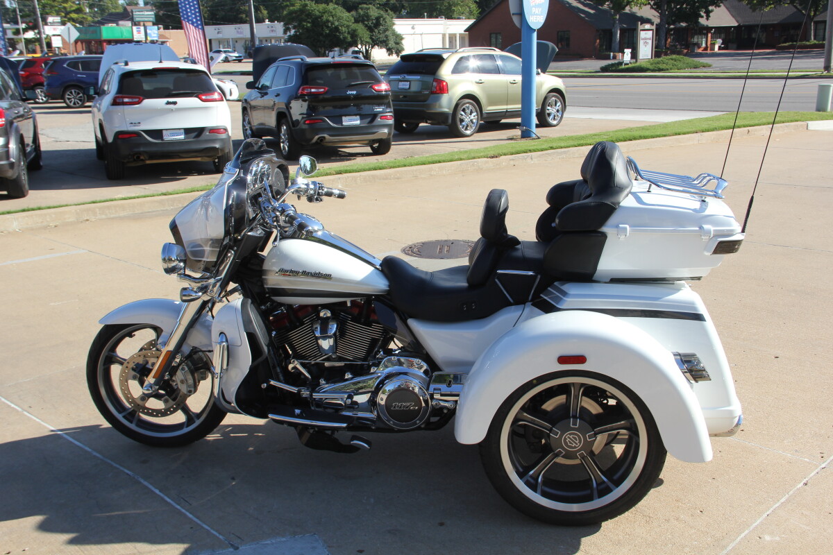 2020 Harley-Davidson CVO Tri Glide - Photo 3
