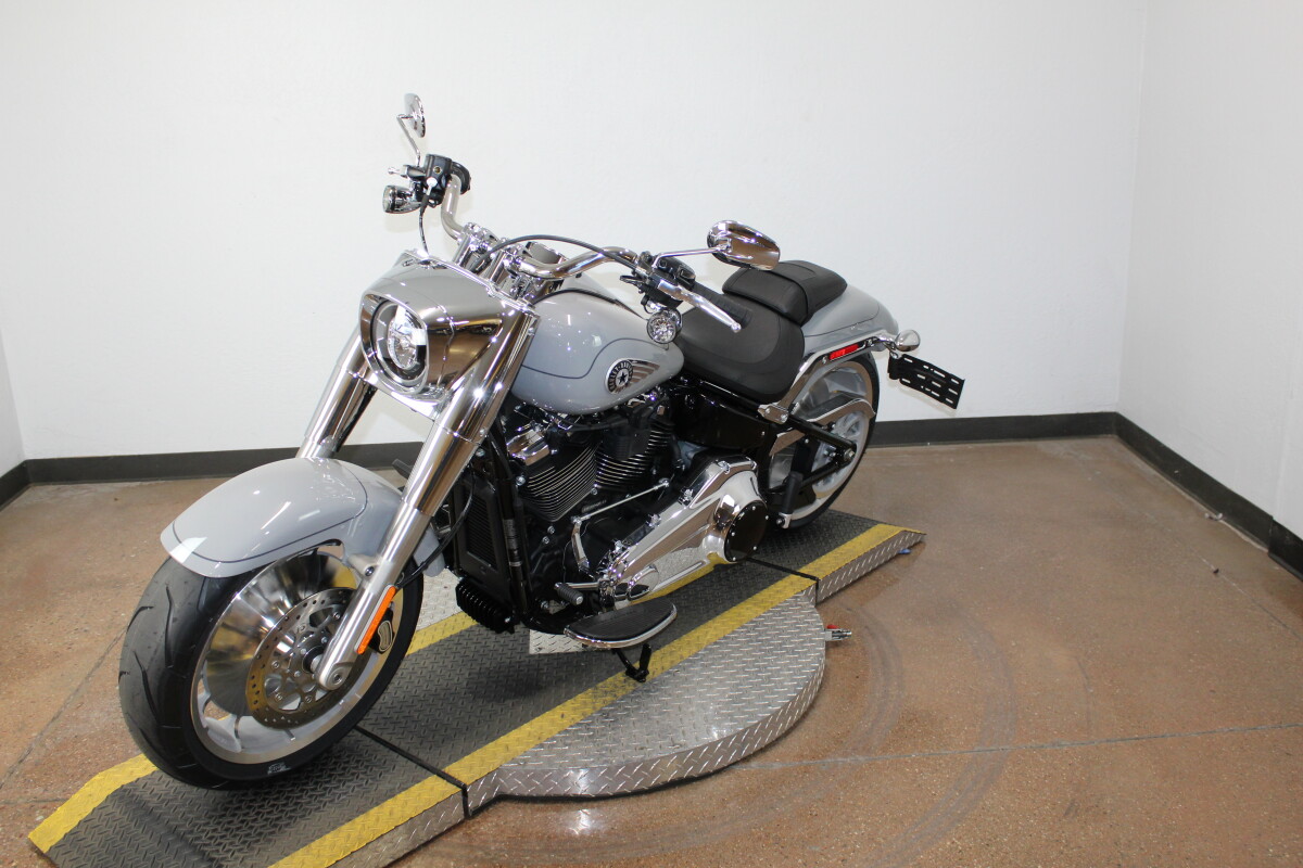 Harley-Davidson Fat Boy 2025 FLFB 84649308 BILLIARD GRAY W/ PINSTRIPE - Photo 7