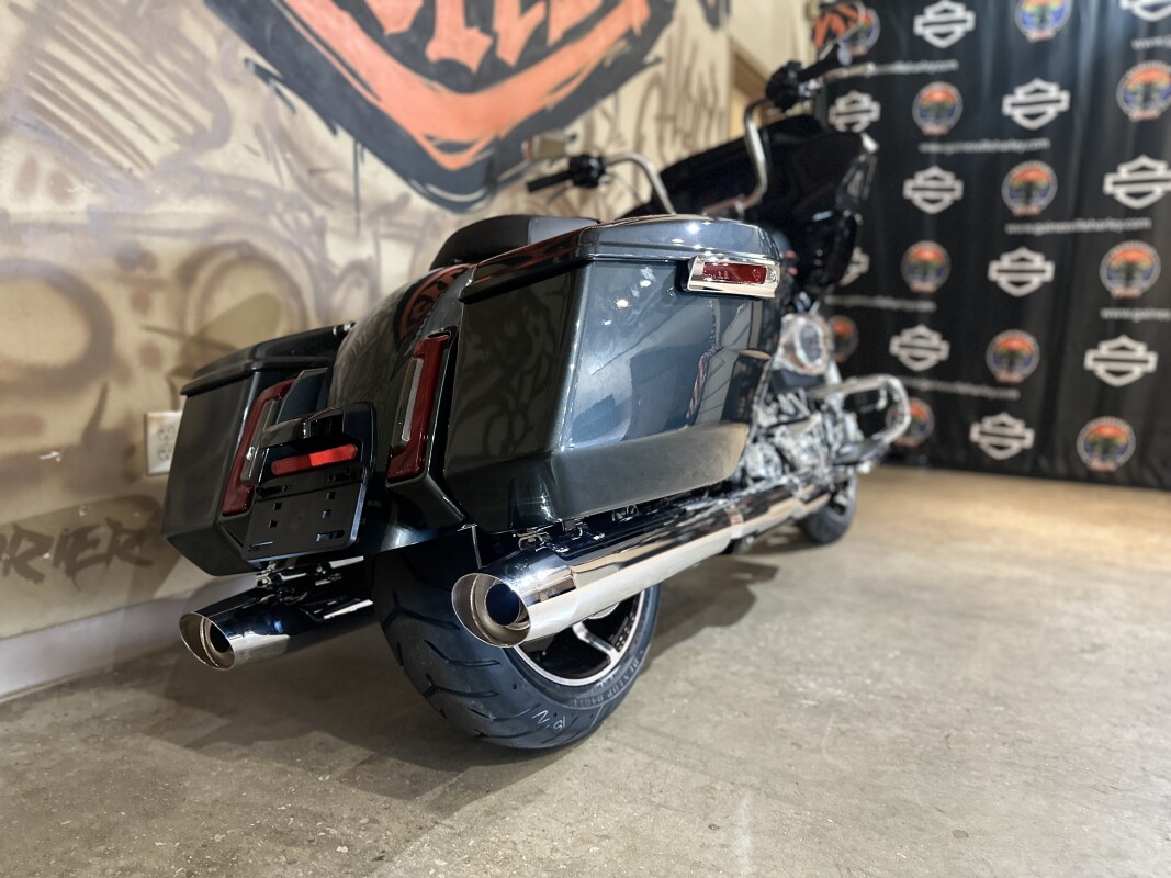 FLTRX 2025 Road Glide - Photo 3