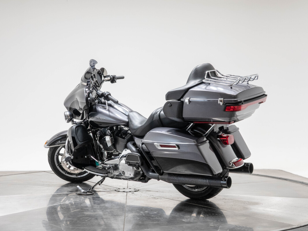 2014 HARLEY-DAVIDSON FLHTK ULTRA LIMITED in Charcoal Pearl/ Black with 18915 miles - Photo 9