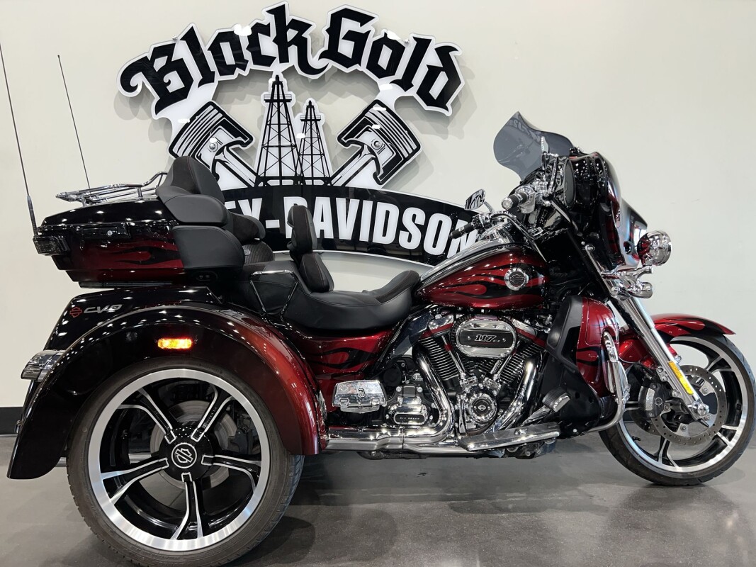 2022 Harley-Davidson CVO Tri Glide FLHTCUTGSE