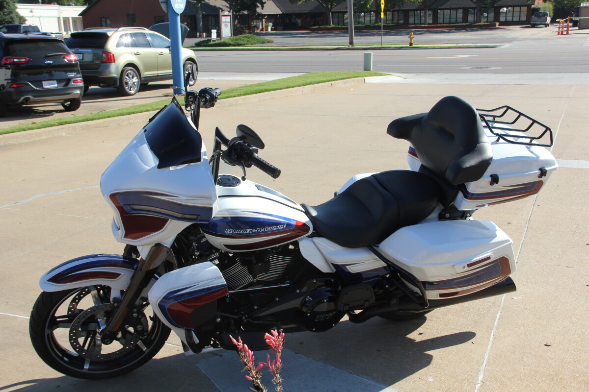 2025 Harley-Davidson Street Glide Ultra Custom Color - Photo 6