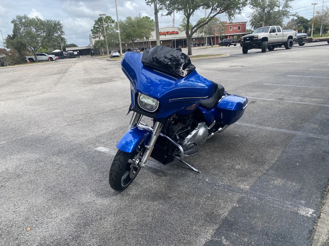 2025 Harley-Davidson Street Glide - Photo 2