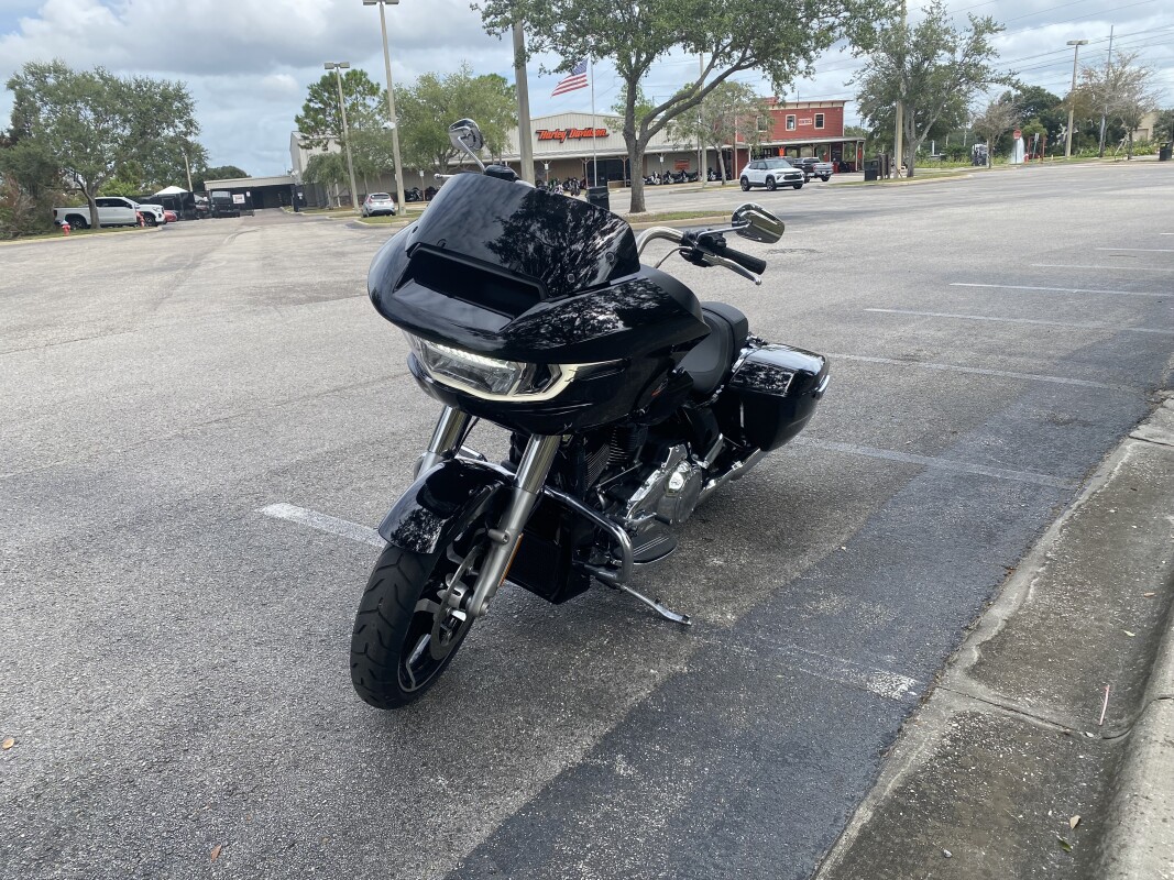 2025 Harley-Davidson Road Glide - Photo 4