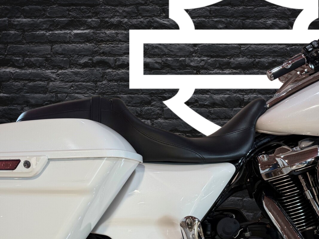 2017 Harley-Davidson Street Glide Special Crushed Ice Pearl - Photo 6