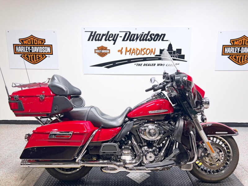 2011 FLHTK Harley-Davidson® Electra Glide® Ultra Limited CHERRY/MERLOT