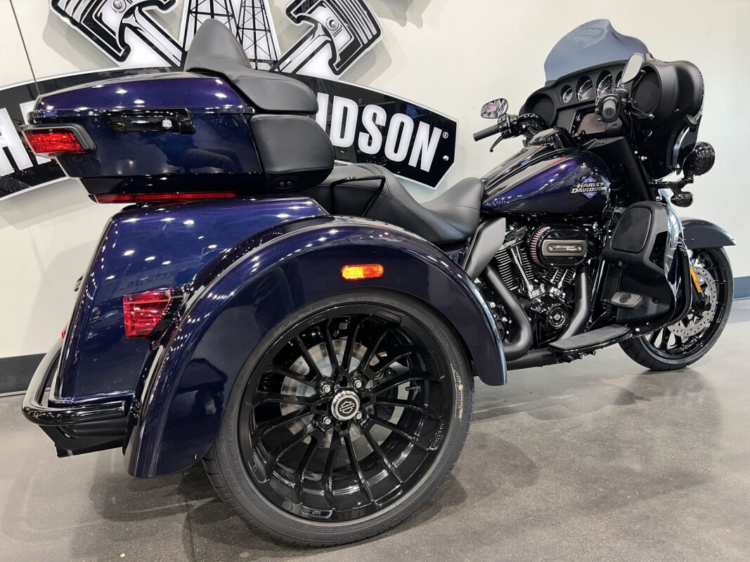 2025 Harley-Davidson Tri Glide Ultra FLHTCUTG - $44,699 - Photo 9