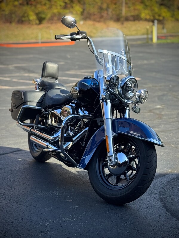 2022 Harley-Davidson Heritage Classic 114 Reef Blue/Vivid Black (Black Finish w/Cast Wheels) - Photo 3