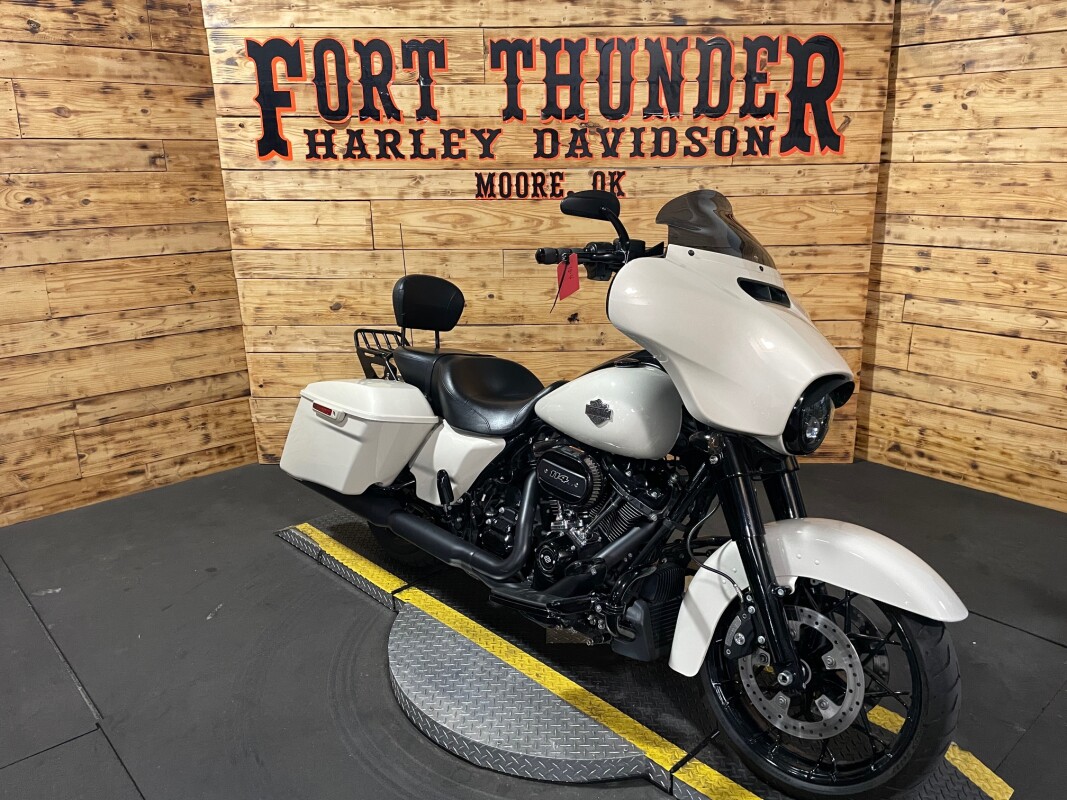 Harley-Davidson Street Glide Special 2022 FLHXS White Sand Pearl - Photo 8