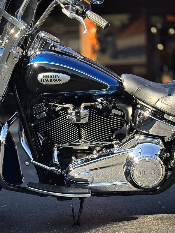 2022 Harley-Davidson Heritage Classic 114 Reef Blue/Vivid Black (Black Finish w/Cast Wheels) - Photo 8
