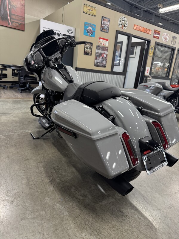 2025 Harley-Davidson Street Glide FLHX - Photo 8
