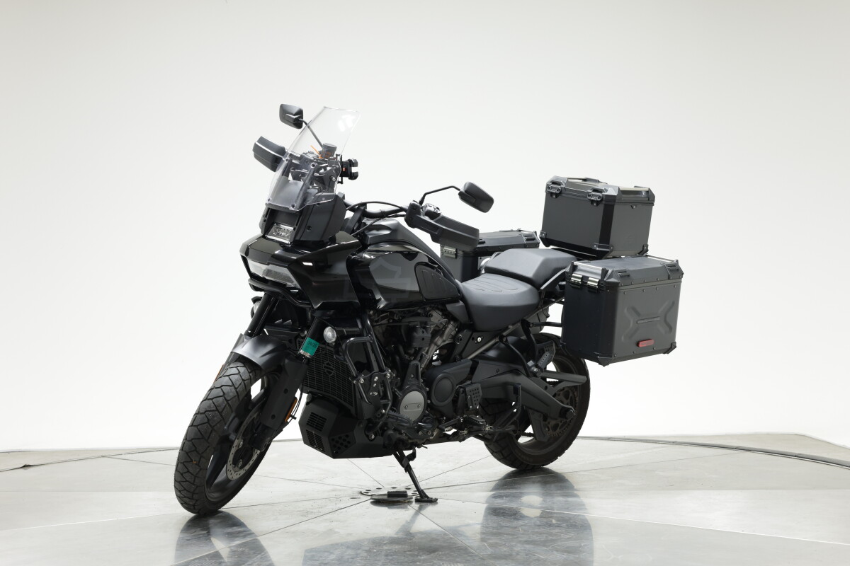 2021 Harley-Davidson RA1250S Pan America Special in Vivid Black with 14266 miles - Photo 6