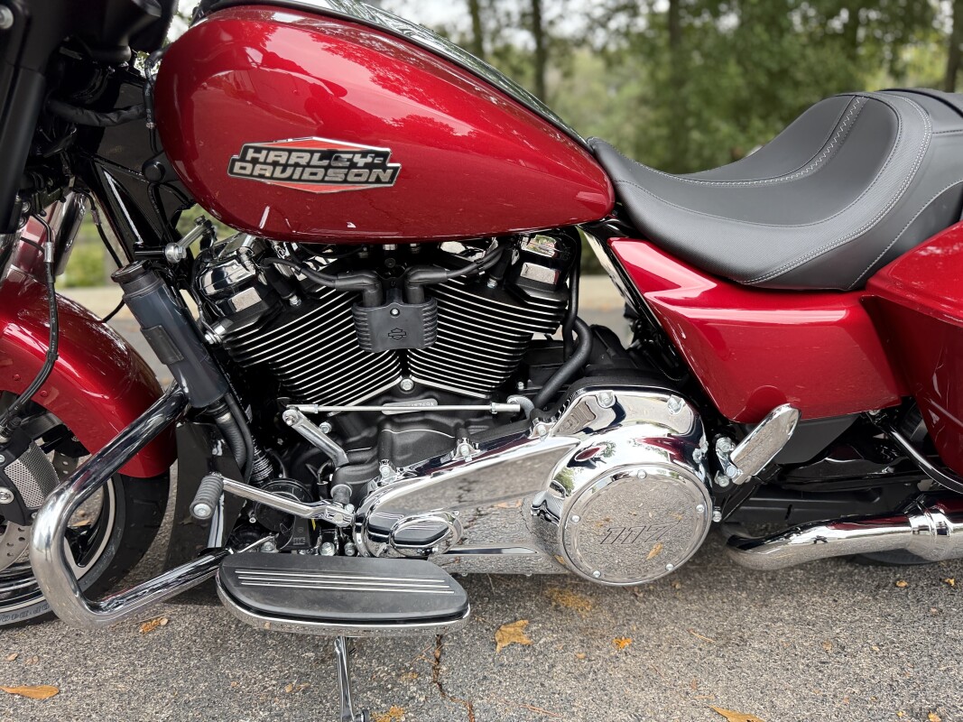 FLHX 2025 Street Glide - Photo 7