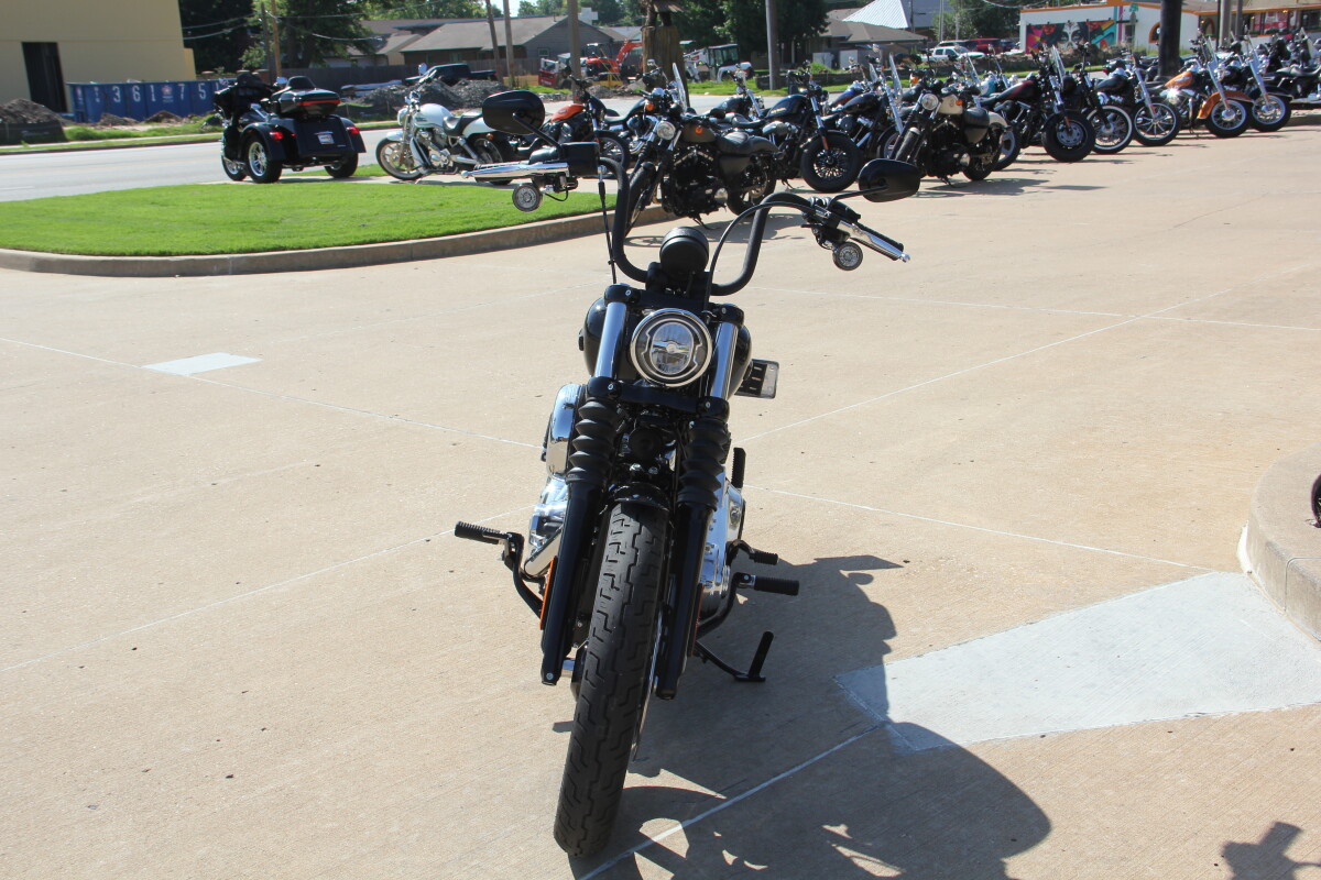 2025 Harley-Davidson Street Bob Vivid Black w/Cast Wheels - Photo 8