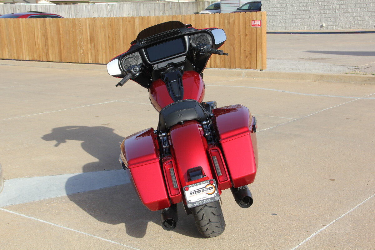 2025 Harley-Davidson Street Glide Brilliant Red - Black Finish - Photo 9