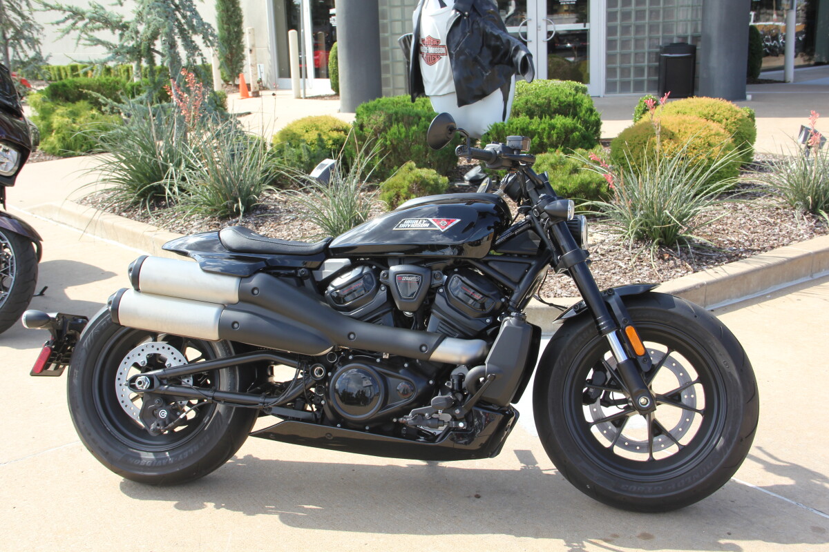 2025 Harley-Davidson Sportster S Vivid Black - Photo 4