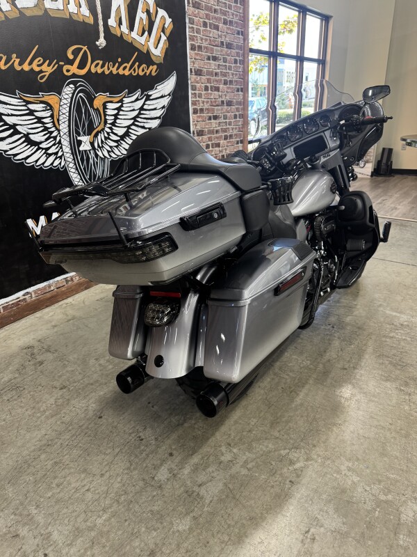 2019 Harley-Davidson CVO Limited FLHTKSE - Photo 6