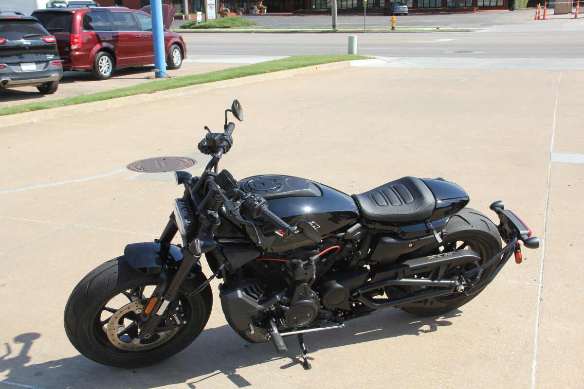 2025 Harley-Davidson Sportster S Vivid Black - Photo 6