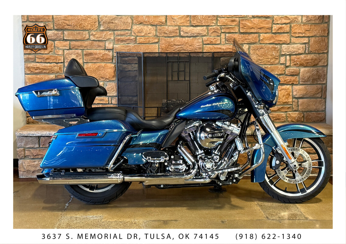 2014 Harley-Davidson Street Glide DAYTONA BLUE