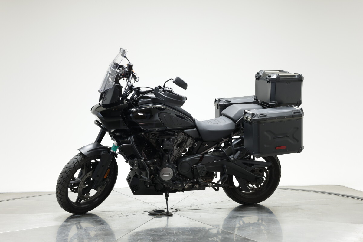 2021 Harley-Davidson RA1250S Pan America Special in Vivid Black with 14266 miles - Photo 7