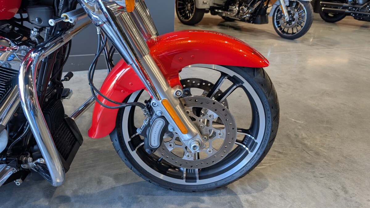 PENDING SALE 2017 Harley-Davidson Freewheeler Custom Colour Laguna Orange - Photo 3