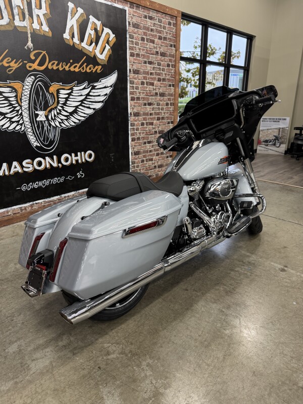 2025 Harley-Davidson Street Glide FLHX - Photo 6