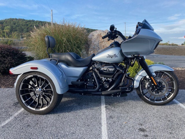 Harley-Davidson Road Glide 3 2024 FLTRT Atlas Silver Metallic - Black Finish