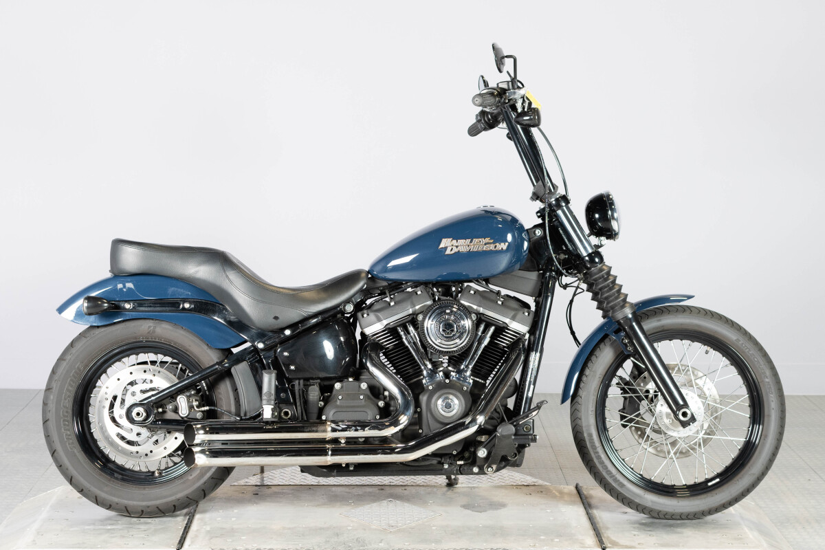 ハーレーダビッドソン　2019年式fxbb 純正タイヤ&ホイール FXBB 2019 / Jess's 2019 Street Bob / Thrashin Supply Company