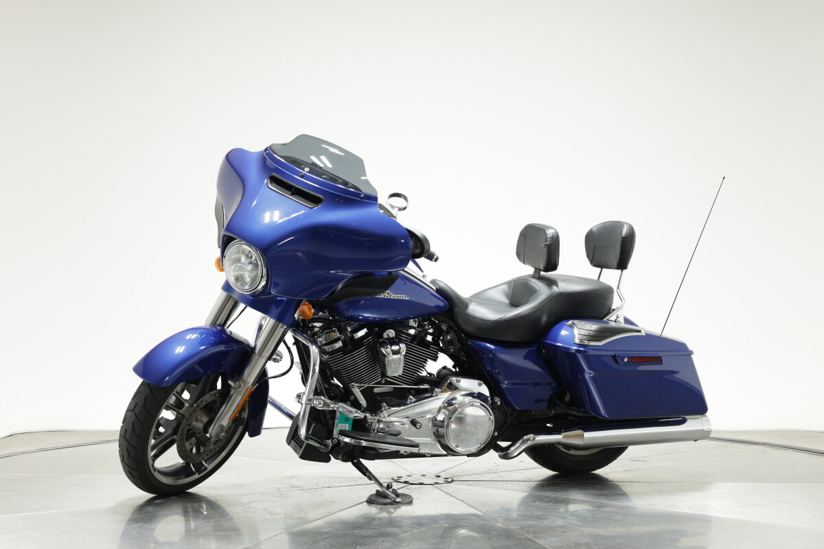 2017 Harley-Davidson FLHXS Street Glide Special in Superior Blue with 28412 miles - Photo 7