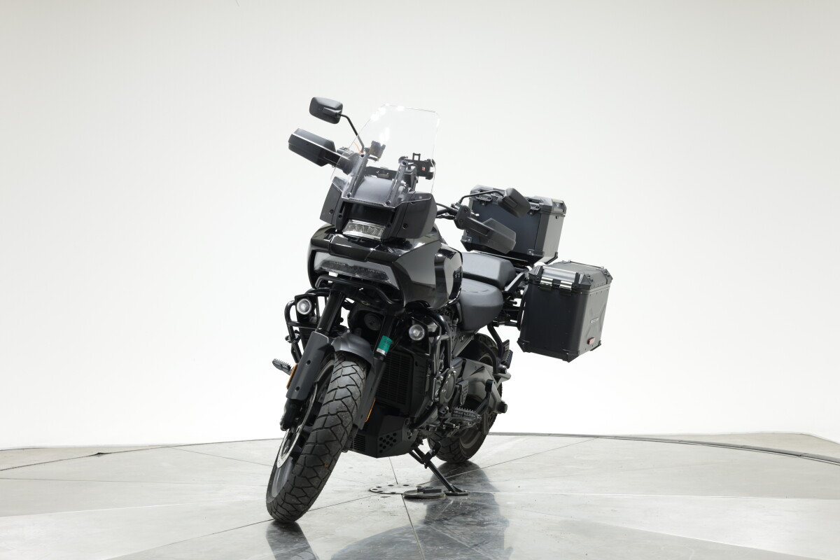 2021 Harley-Davidson RA1250S Pan America Special in Vivid Black with 14266 miles - Photo 5