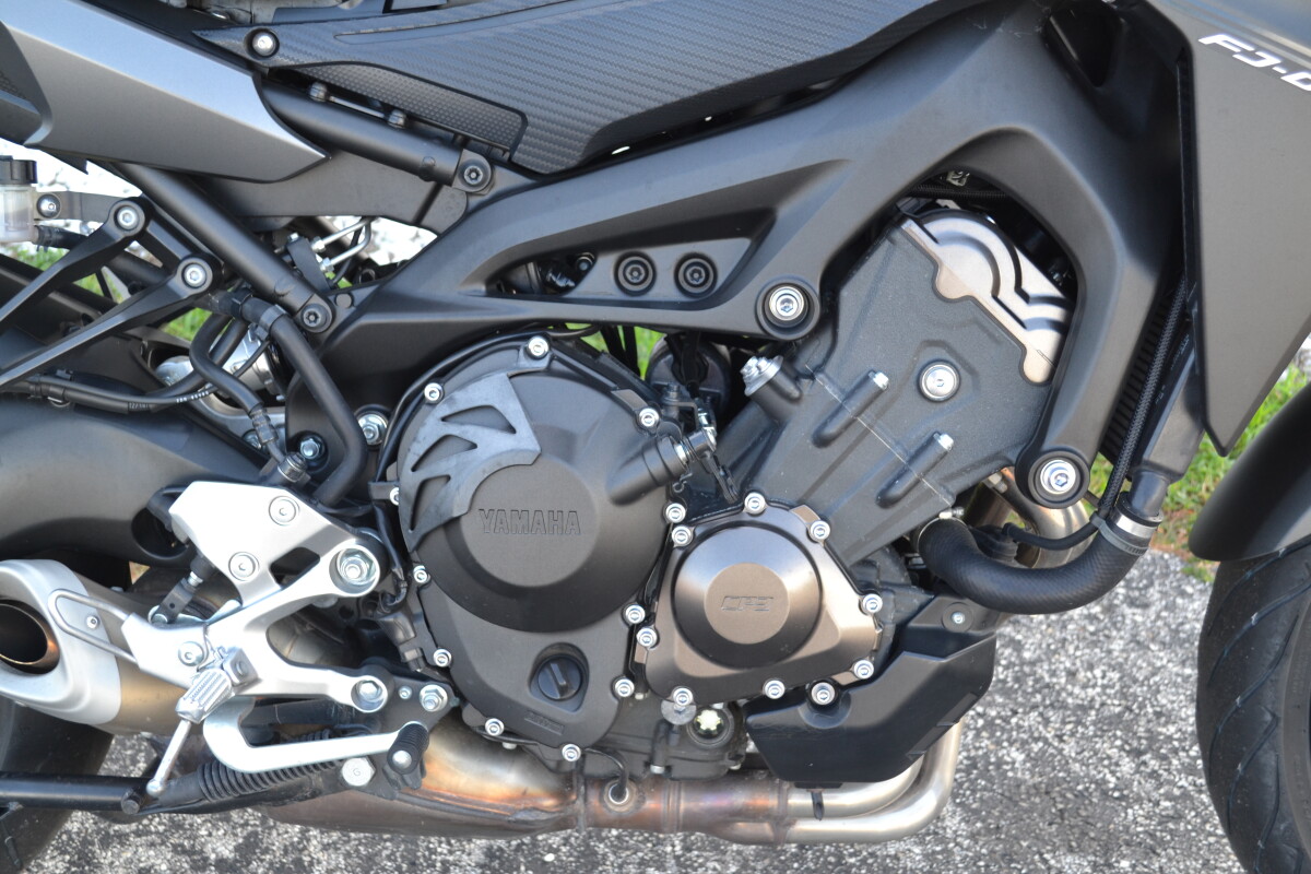 2015 Yamaha FJ-09 ABS - Photo 3