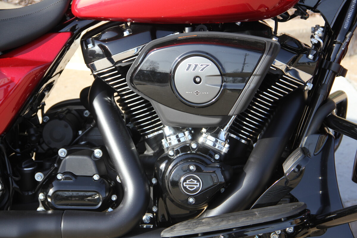 2025 Harley-Davidson Street Glide Brilliant Red - Black Finish - Photo 10