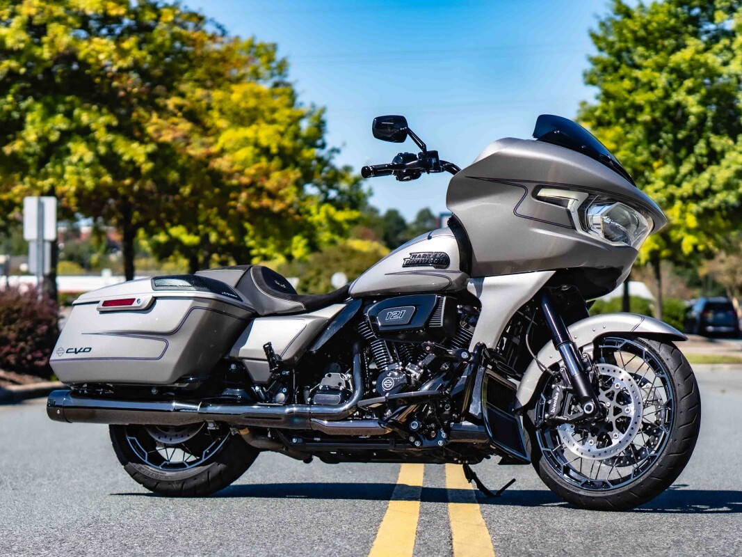 FLTRXSE 2023 CVO Road Glide - Photo 2