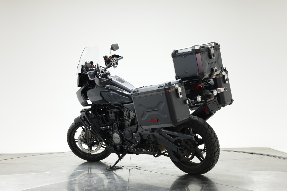 2021 Harley-Davidson RA1250S Pan America Special in Vivid Black with 14266 miles - Photo 9