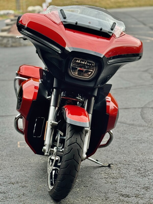 2025 Harley-Davidson Street Glide Ultra Whiskey Fire / Vivid Black - Photo 3