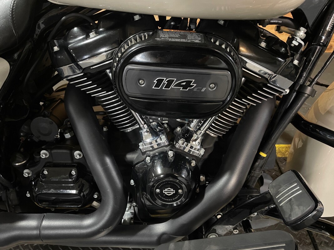 Harley-Davidson Street Glide Special 2022 FLHXS White Sand Pearl - Photo 2
