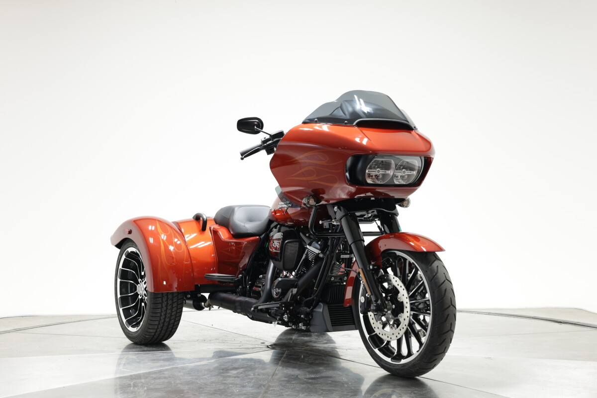 2025 Harley-Davidson FLTRT Road Glide 3 in Whiskey Firestorm with 10 miles - Photo 3