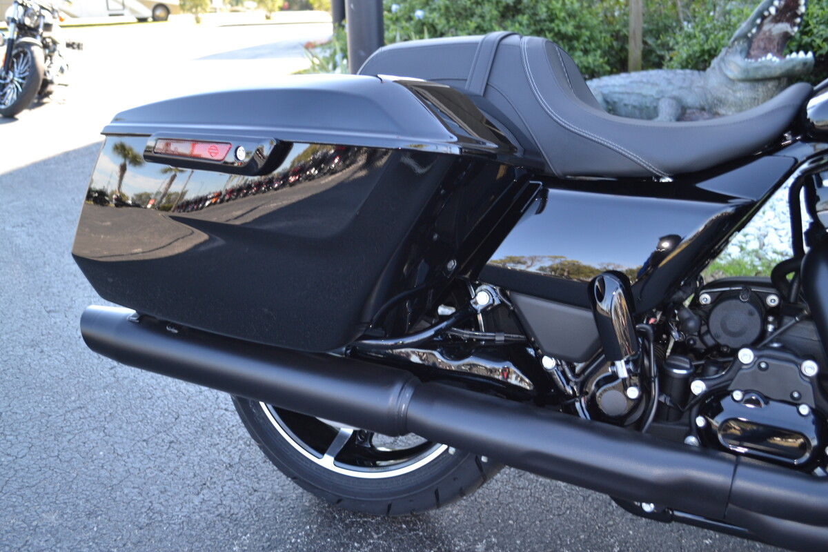 FLTRX 2025 Road Glide - Photo 6