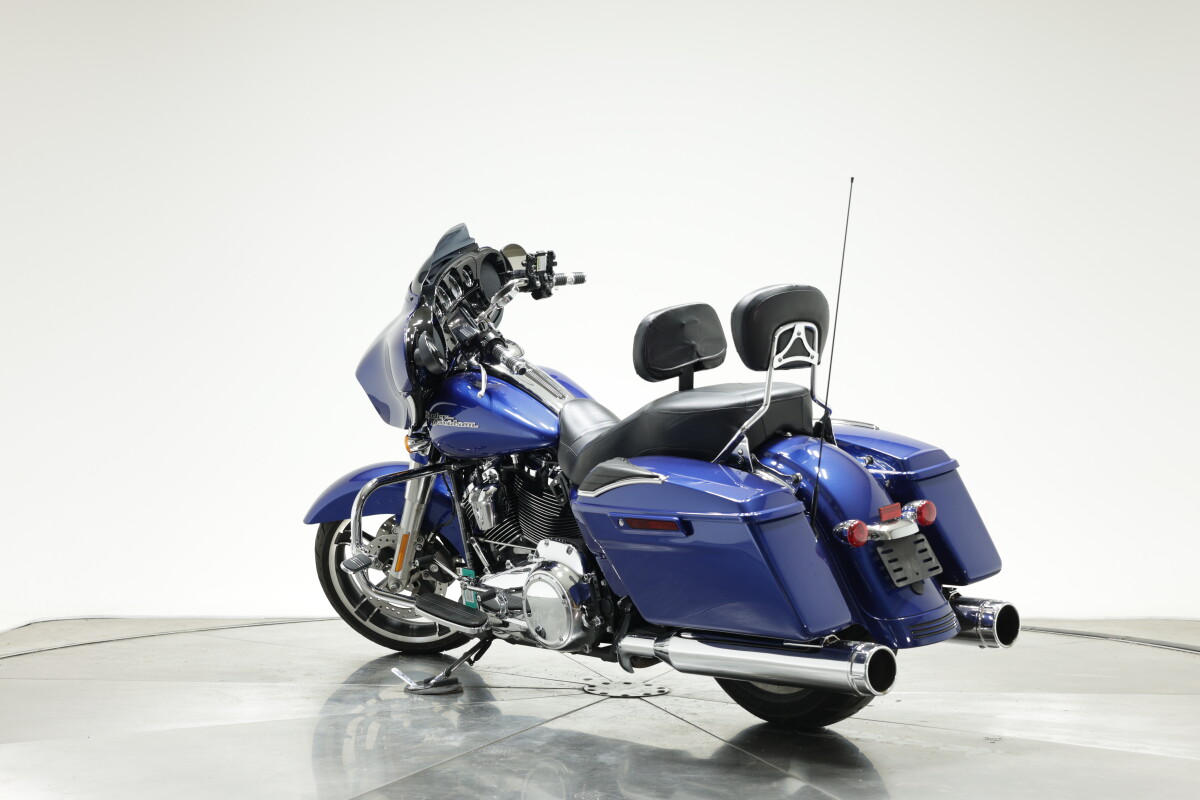 2017 Harley-Davidson FLHXS Street Glide Special in Superior Blue with 28412 miles - Photo 9
