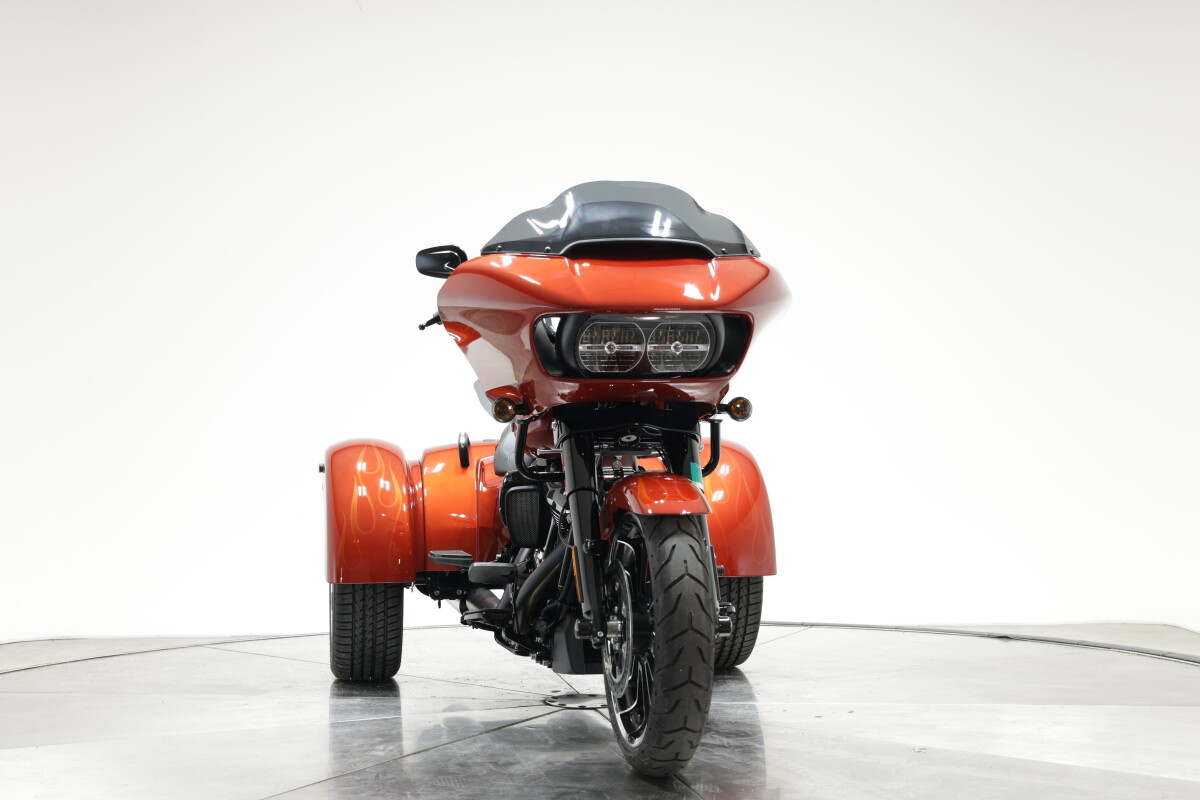 2025 Harley-Davidson FLTRT Road Glide 3 in Whiskey Firestorm with 10 miles - Photo 4